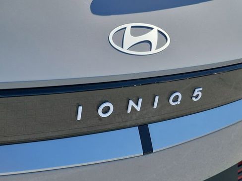 New 2026 Hyundai Ioniq 5 SEL image 21