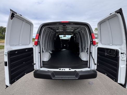 New 2026 Chevrolet Express 2500 Extended w/ Driver Convenience Package RWD image 21