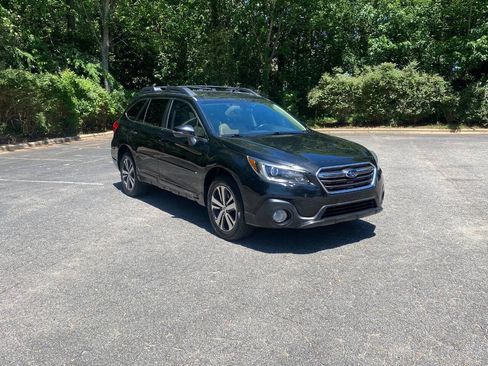 Used 2019 Subaru Outback 2.5i Limited AWD/4WD image 3