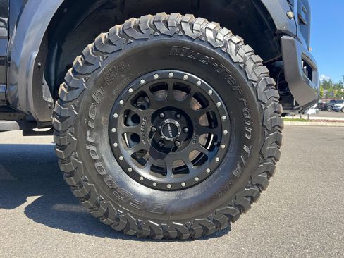 Used 2017 Ford F150 Raptor w/ Equipment Group 802A Luxury AWD/4WD image 13