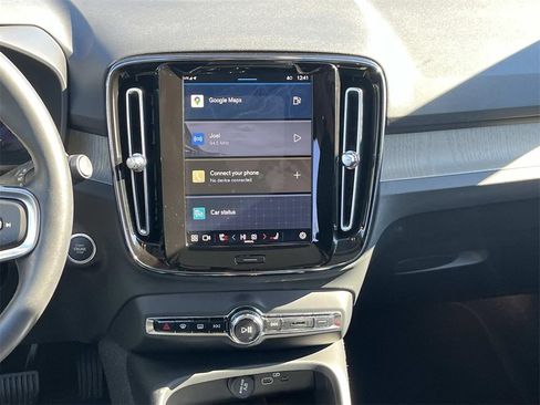 Used 2023 Volvo XC40 B5 Ultimate w/ Climate Package image 16