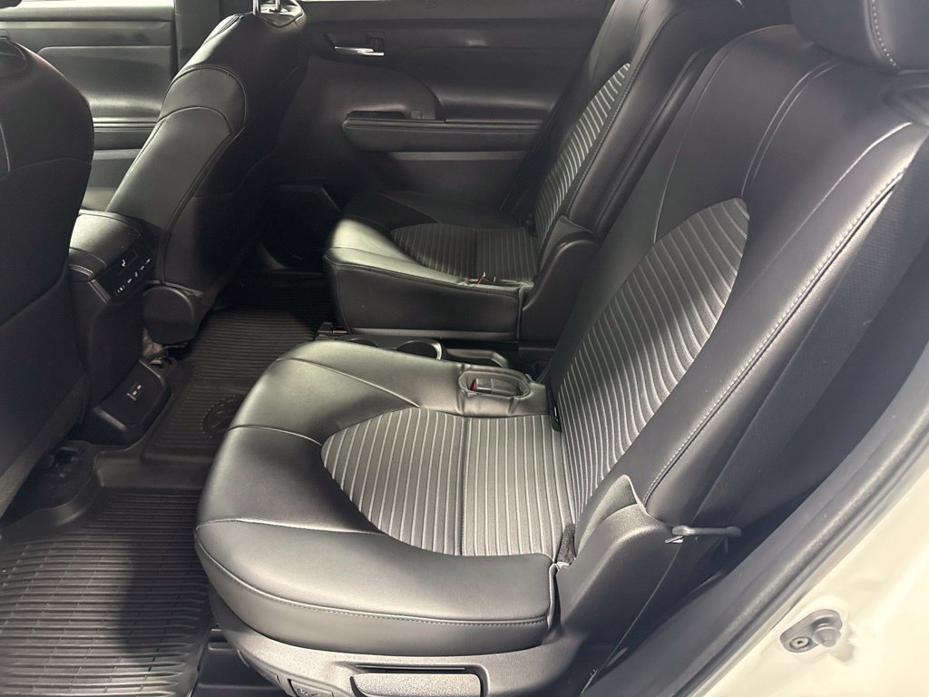 Used 2023 Toyota Highlander XSE AWD/4WD image 20