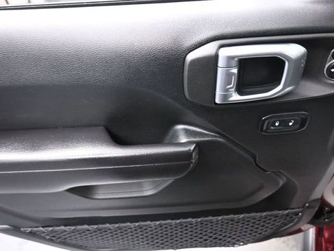 Used 2021 Jeep Wrangler Sport image 13