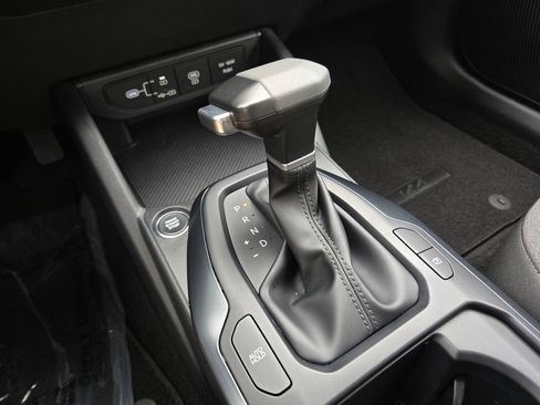 Certified 2025 Kia K4 FWD image 32