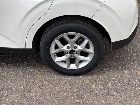Used 2025 Kia Soul LX w/ LX Technology Package FWD image 28