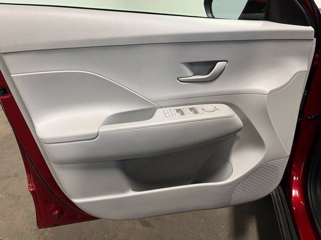 Used 2024 Hyundai Kona SEL FWD image 20