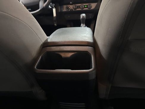 Used 2019 Toyota Tacoma SR image 13