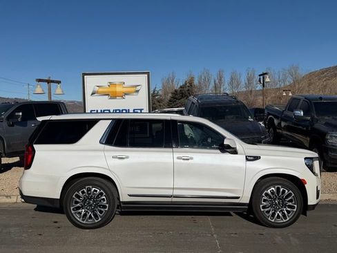 Used 2024 GMC Yukon Denali Ultimate AWD/4WD image 4
