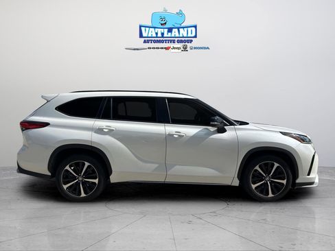 Used 2021 Toyota Highlander XSE image 6
