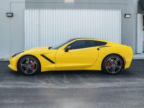 Used 2017 Chevrolet Corvette Stingray Coupe w/ 1LT RWD image 6