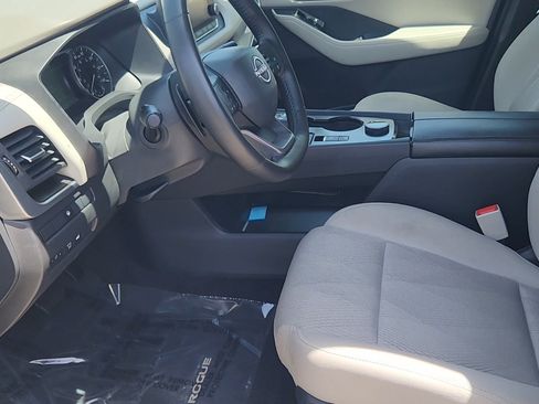 Used 2025 Nissan Rogue SV AWD/4WD image 19