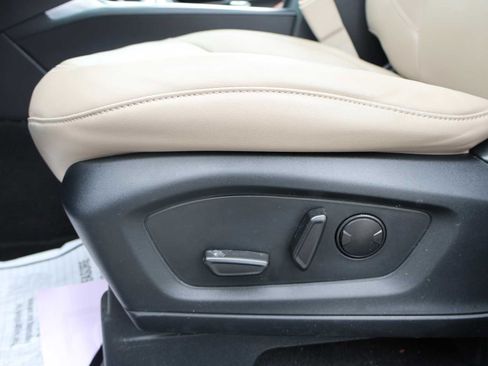 Used 2023 Ford Explorer XLT w/ Equipment Group 202A AWD/4WD image 41
