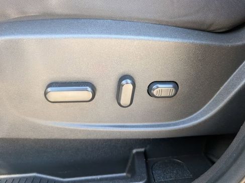 Used 2017 Ford Escape SE image 16