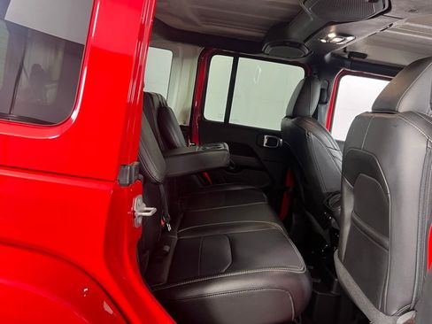 Used 2023 Jeep Wrangler Unlimited Sahara w/ Cold Weather Group image 28