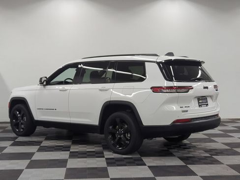 Used 2022 Jeep Grand Cherokee L Laredo AWD/4WD image 5