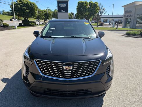 Used 2023 Cadillac XT4 Luxury w/ Cold Weather Package AWD/4WD image 6