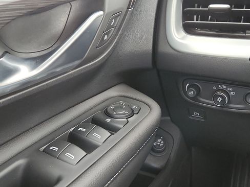 Used 2022 GMC Terrain SLT w/ Elevation Edition FWD image 16