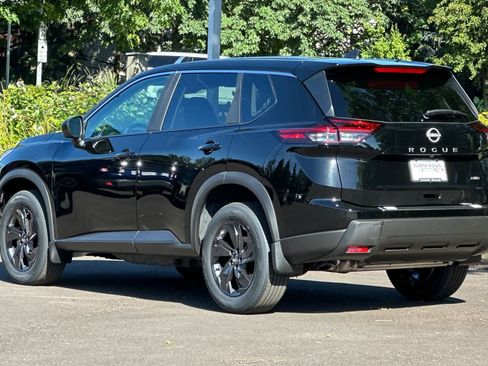 New 2026 Nissan Rogue SV AWD/4WD image 6