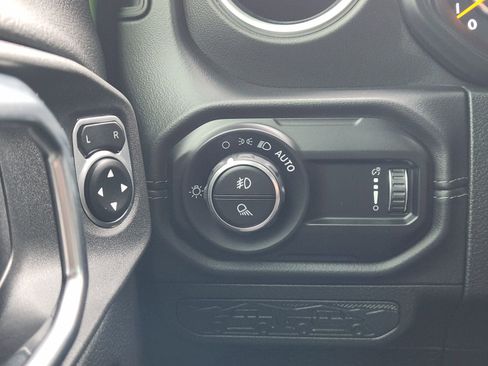 Used 2025 Jeep Gladiator Sport AWD/4WD image 22