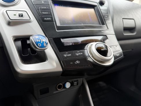 Used 2014 Toyota Prius V Three image 43