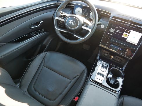 Certified 2023 Hyundai Tucson Limited image 9