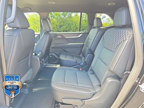 New 2026 GMC Acadia Denali w/ Super Cruise Package FWD image 9