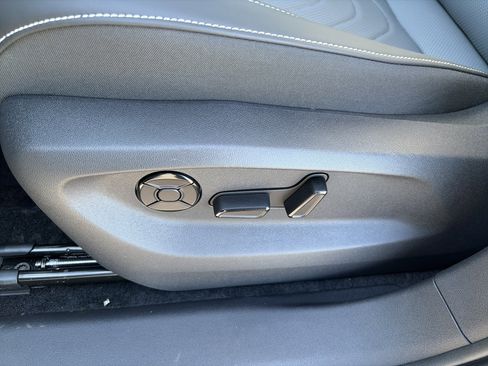 New 2026 Volkswagen Tiguan SE R-Line image 13