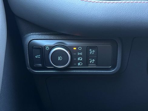 New 2026 Ford Explorer Active w/ Active Comfort Package RWD image 28