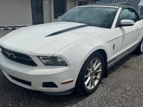 Used 2010 Ford Mustang Premium RWD image 2