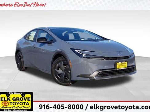 New 2026 Toyota Prius Plug-In Hybrid FWD image 1