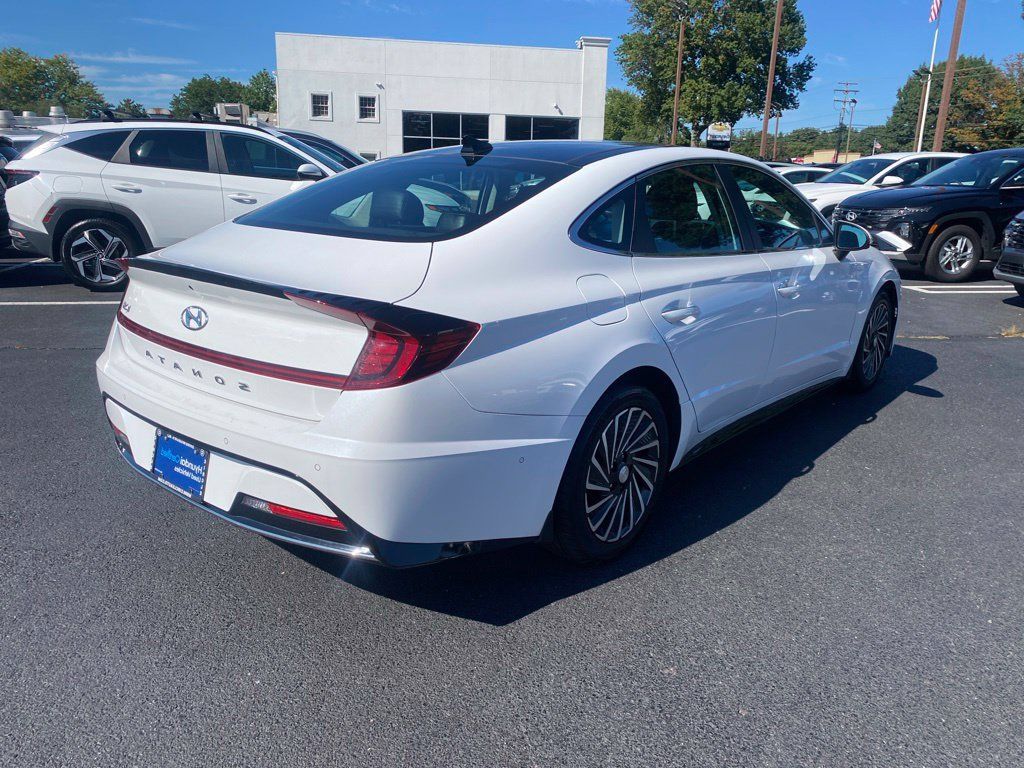 Certified 2023 Hyundai Sonata Limited FWD image 4
