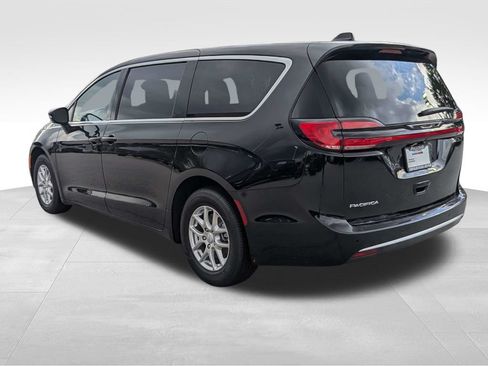 New 2027 Chrysler Pacifica Select w/ Family Tech Group FWD image 6