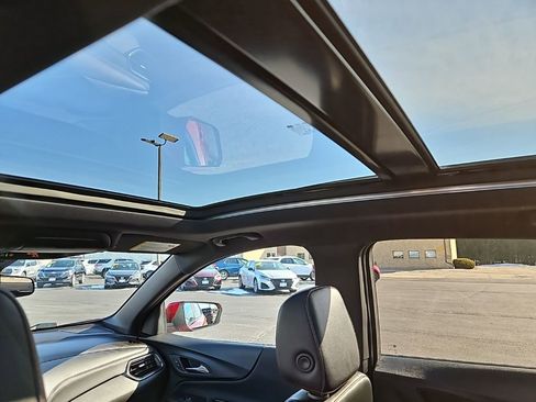 Used 2023 Chevrolet Equinox RS w/ RS Leather Package image 9