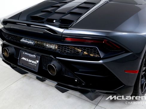 Used 2022 Lamborghini Huracan EVO RWD image 27