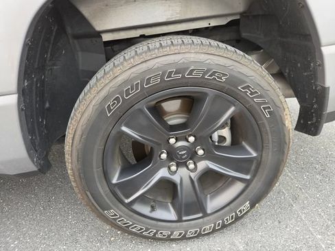 Used 2024 RAM 1500 Big Horn AWD/4WD image 30