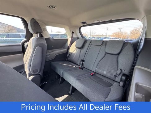 New 2026 Kia Carnival LX FWD image 9