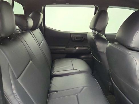 Used 2022 Toyota Tacoma TRD Sport w/ Technology Package image 20