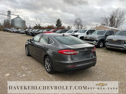 Used 2019 Ford Fusion SEL image 3