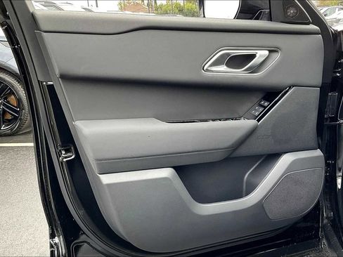 New 2025 Land Rover Range Rover Velar Dynamic SE image 24