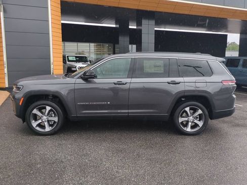 New 2026 Jeep Grand Cherokee L Limited w/ Trailer Tow Package AWD/4WD image 7