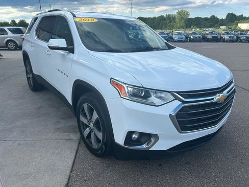 Used 2018 Chevrolet Traverse LT AWD/4WD image 3