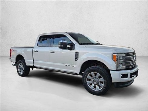 Used 2017 Ford F250 Platinum w/ Platinum Ultimate Package image 3