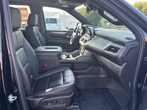 Used 2024 Chevrolet Tahoe RST w/ Luxury Package AWD/4WD image 31