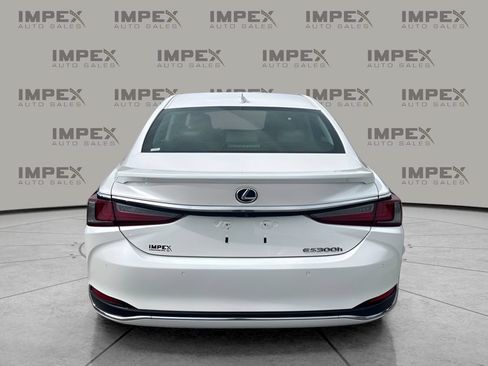 Used 2019 Lexus ES 300h w/ Premium Package FWD image 4