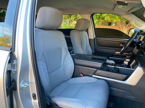 Used 2022 Toyota Tundra SR5 w/ SR5 Convenience Package AWD/4WD image 50