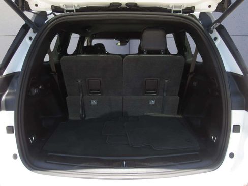 Used 2023 Jeep Grand Cherokee L Laredo RWD image 12