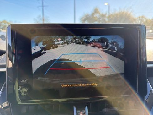 Used 2025 Toyota Corolla LE image 14