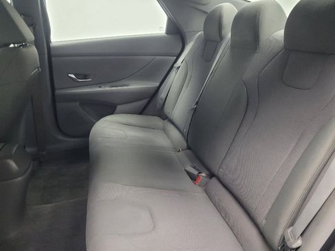 Used 2021 Hyundai Elantra SE w/ Cargo Package image 18