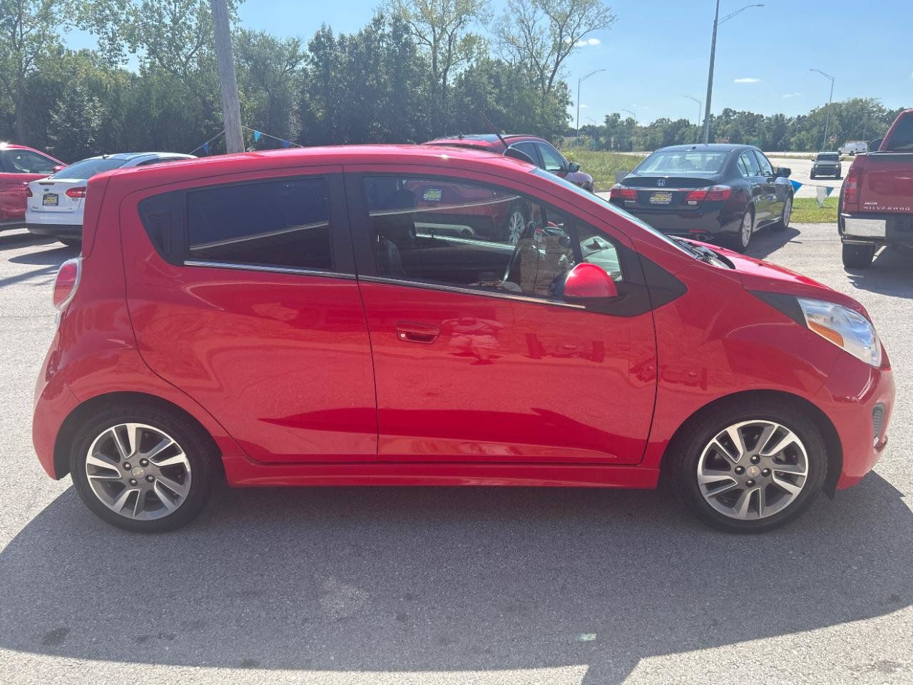 Used 2015 Chevrolet Spark LT FWD image 4