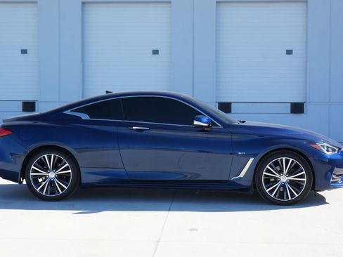 Used 2019 INFINITI Q60 3.0t Luxe w/ Essential Package image 16